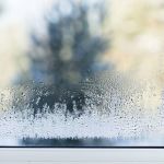 Почему потеют стеклопакеты и как от этого избавиться?